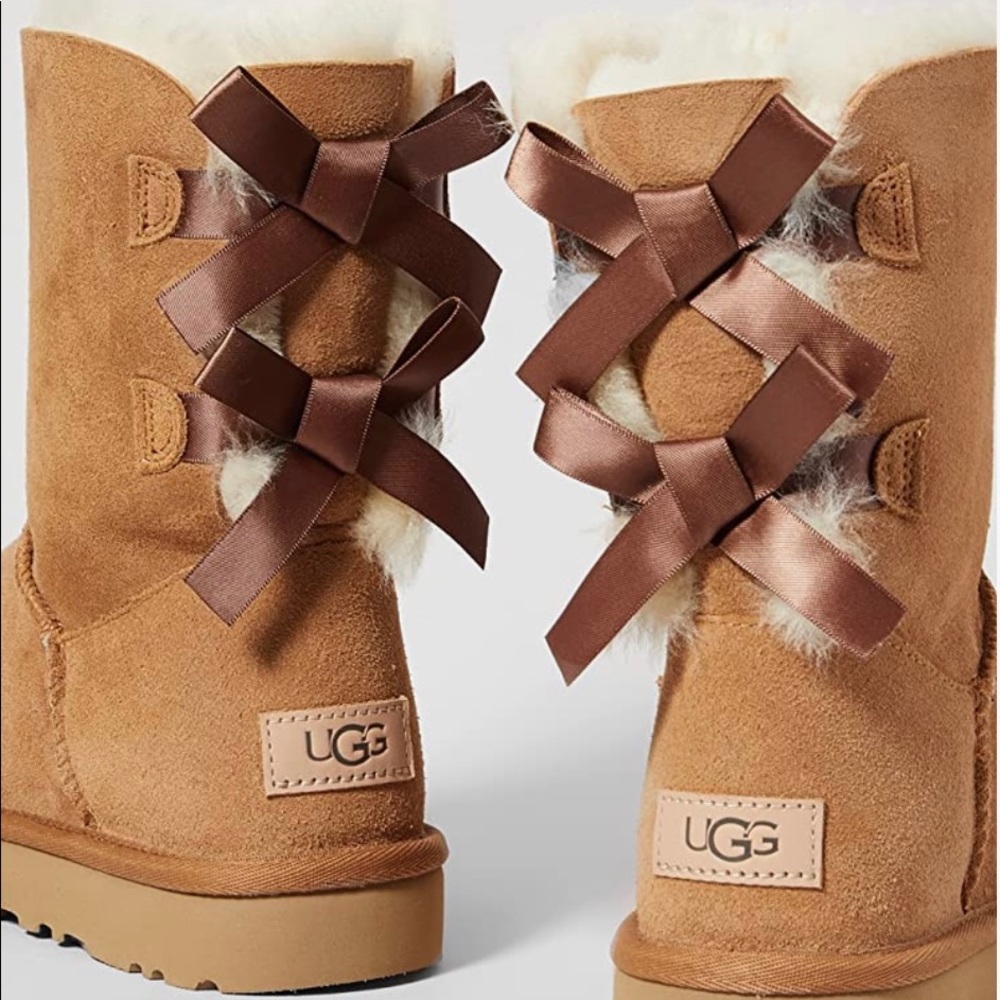 UGG Bailey Bow II, size 9.  Very minimal wear